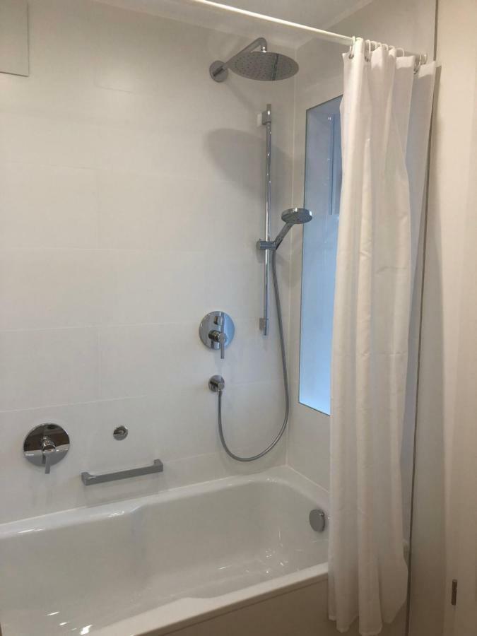 Apartment Dachjuchhe Zum See - Grosszugige 3-Zimmer-Dachgeschoss-Wohnung, Top Modern Und Sehr Zentral ชลีเอร์ซี ภายนอก รูปภาพ